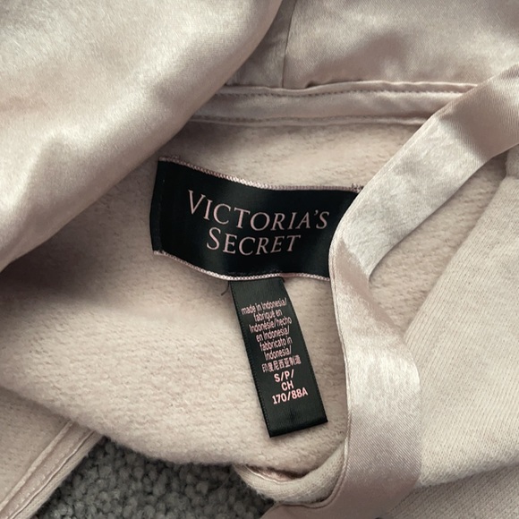 Victoria Secret Cropped V-Neck Hoodie - Picture 4 of 4